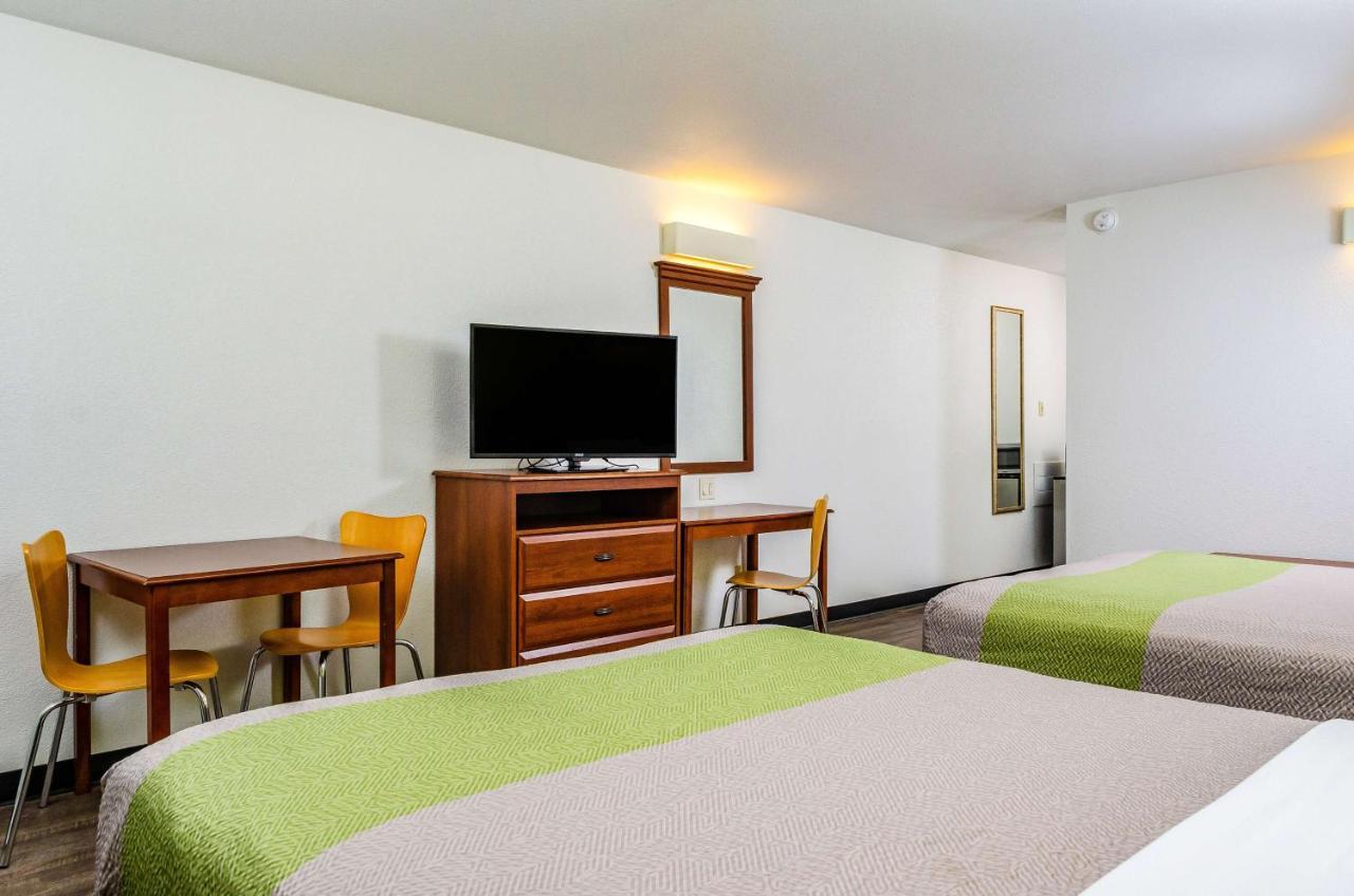 Motel 6 Oakdale, Ca Екстериор снимка