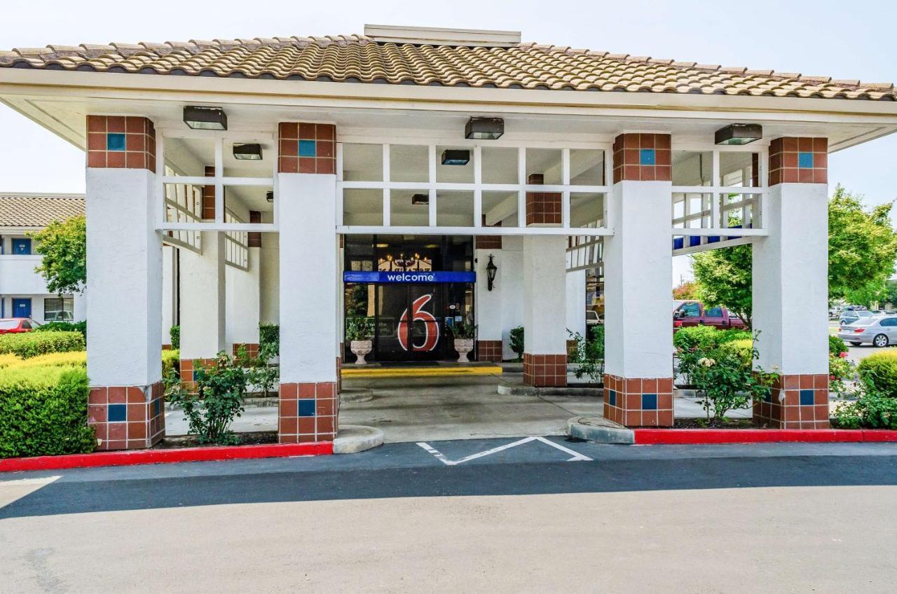 Motel 6 Oakdale, Ca Екстериор снимка