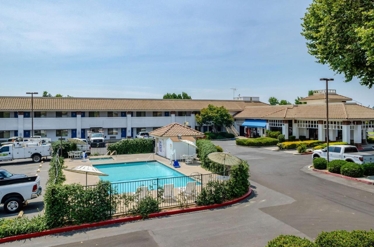 Motel 6 Oakdale, Ca Екстериор снимка