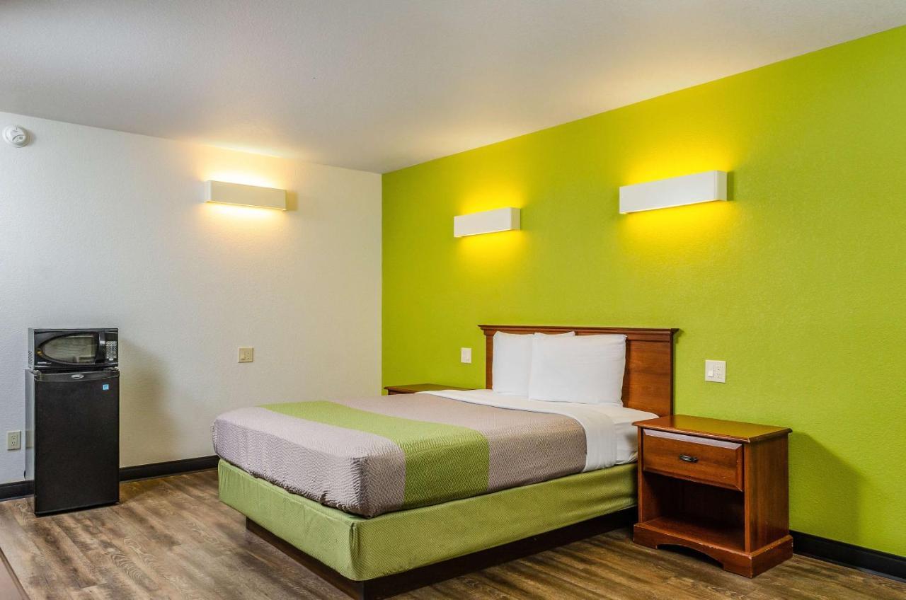 Motel 6 Oakdale, Ca Екстериор снимка