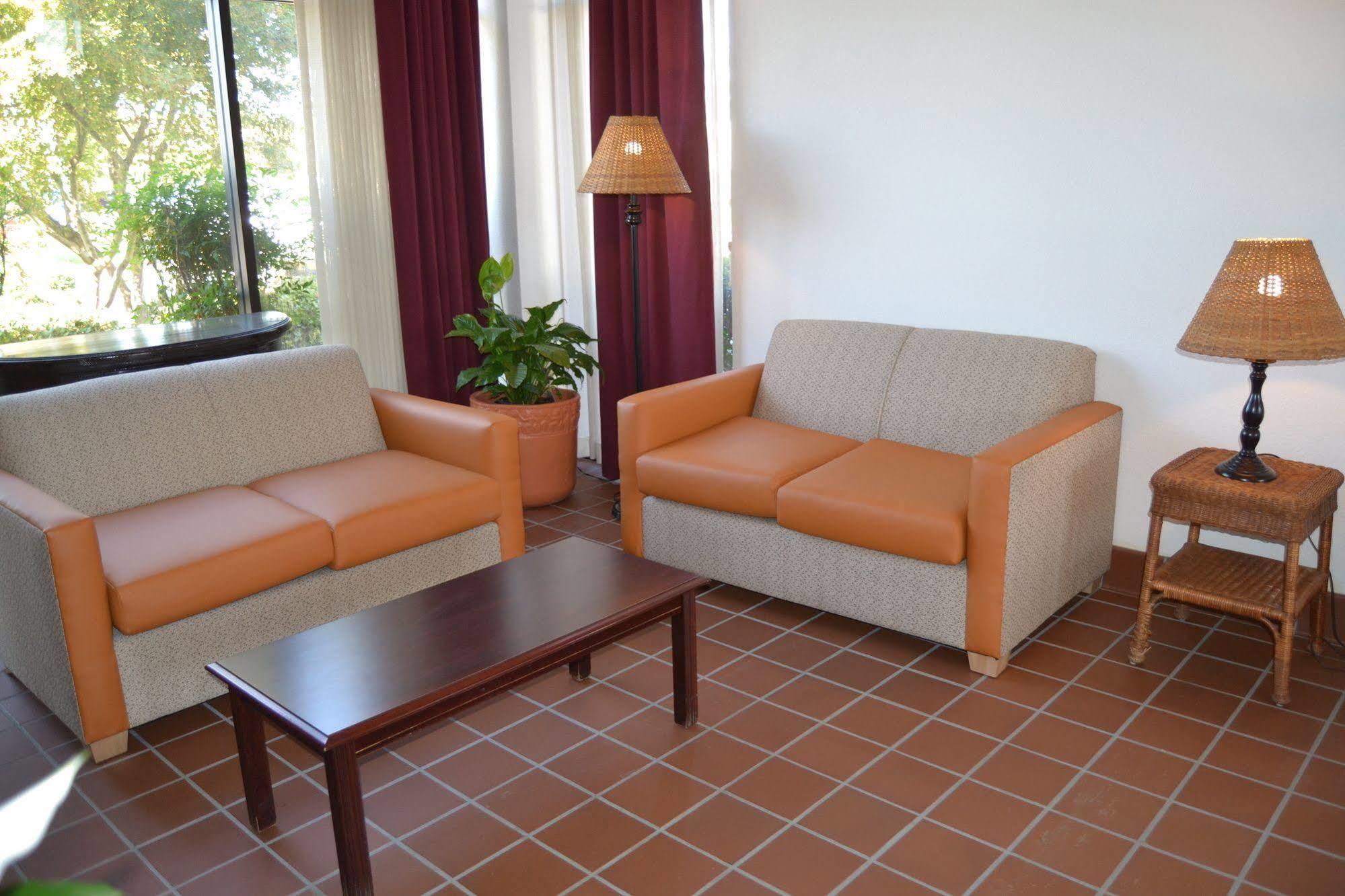 Motel 6 Oakdale, Ca Екстериор снимка