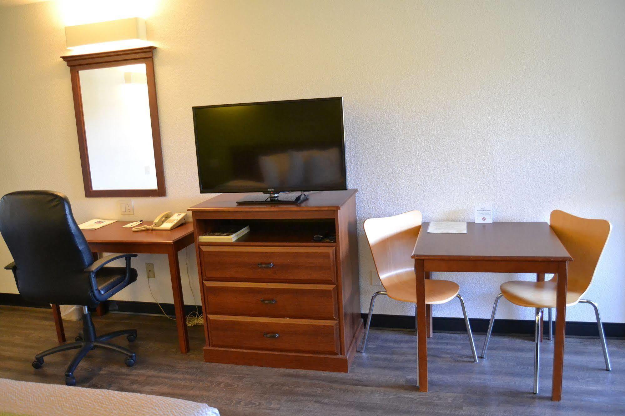 Motel 6 Oakdale, Ca Екстериор снимка